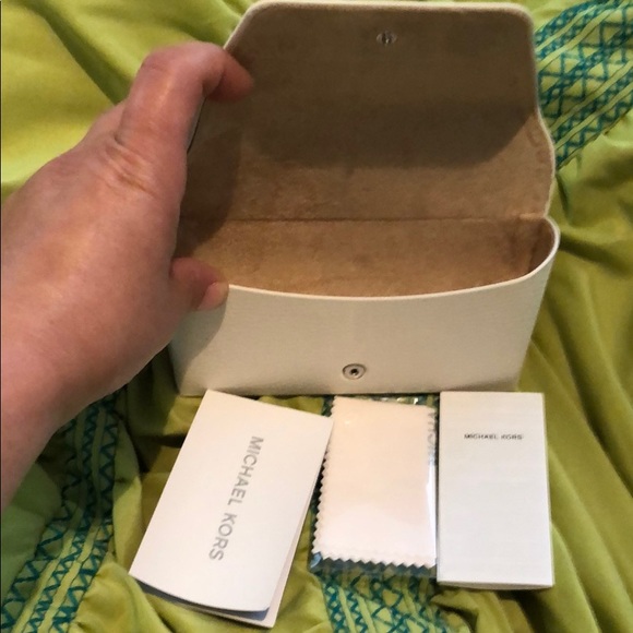 Michael Kors Sunglass Case - Picture 3 of 5